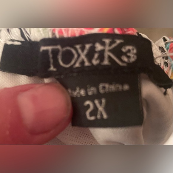 TOXIK 3 -PLUS SIZE 2X -FLORAL SEXY ROMPER SHORTS- VIBRANT - Picture 8 of 10